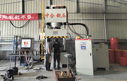 如何選擇適合的500噸四柱液壓機(jī)？