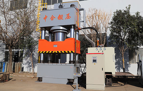 如何選擇適合的滕州2000噸四柱液壓機(jī)？