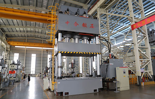 1500噸四柱液壓機在汽車導(dǎo)流罩成型工藝中的優(yōu)勢